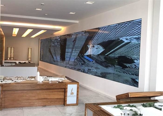 P2.5 High Definition Digital Indoor Full Color LED Display for Airport , Long Lifespan