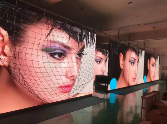 Indoor Mosaic-Free Full-Color Advertising LED Screen P5 Commercial Center Installed