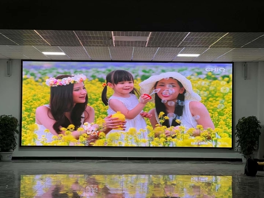 Indoor Full Color LED Display Screen SMD P3.91 Custom Advertisement Vedio Background Wall