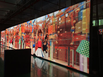 250*250MM Module Size P4.81 IP65 Video LED Outdoor Screen for Shopping Malls/Airports Iron/Die-cast Aluminum Cabinet Type