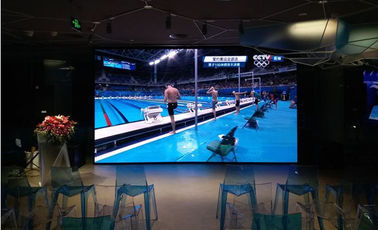 P2.5Wide Viewing Angle HD LED Waterproof &amp; Dustproof Billboard AC220V / 50H
