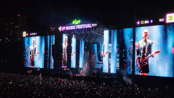 High Definition Indoor Full Color LED Die-Cast Aluminum Screen/Stage LED Billboard Display