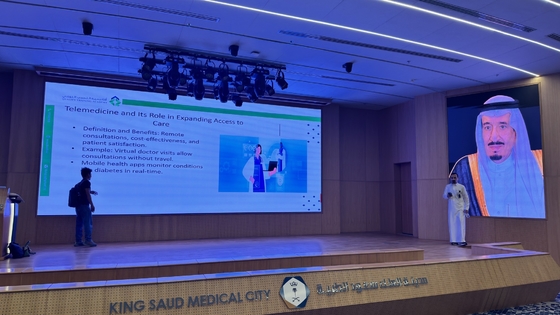 HD Indoor LED Video Wall Screen P2.6mm Stage Screen Display Panel 500x500mm