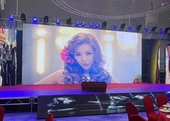 Ultra-Clear High Brightness Advertising LED Screen Indoor Full Color Suitable For Concert Stage