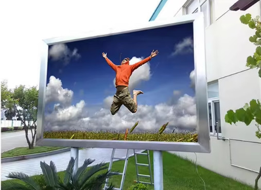 P5 Outdoor LED Monitor SMD2121 640mm X640mm Stand Die-Cast Aluminum Cabinet 3 Years Warranty