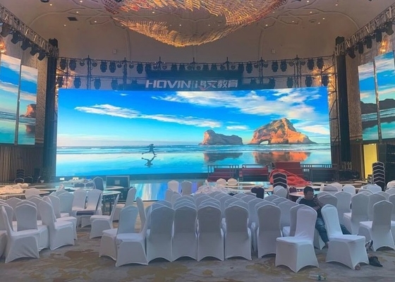 P2.5 HD Advertising LED Screen With Waterproof Housing LED Lights 3 Years Warranty