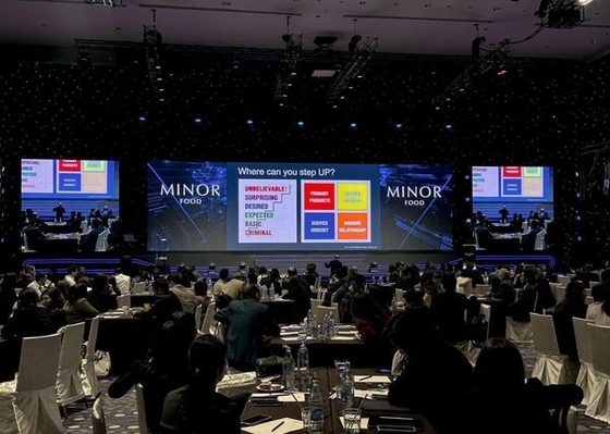 Transparent Rental P4 Indoor Full Color LED Display LED Billboard Exhibition 1/8 Scanning