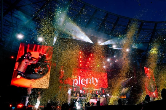 Outdoor Waterproof Die Cast Aluminum Screen 320*160mm P10 Stadium LED Screen Commercial
