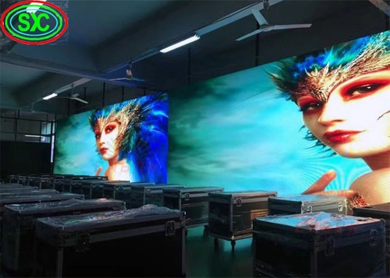 Die-Cast Aluminum Enclosure Easy Installation Module Resolution SMD P4 Indoor HD Full Color LED Display