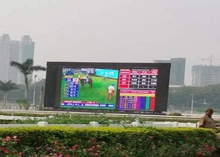 Upgrade Your Outdoor Advertising with LED Billboards IP65 Protection Level and DC5V Working Voltage