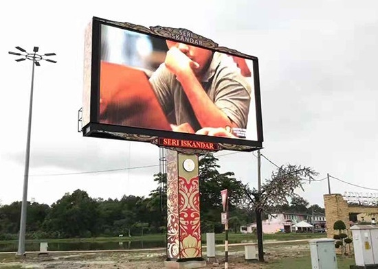 Outdoor Full Color LED Display P10 Pillar Screen IP65 Large Size 1/4 Scan Mode