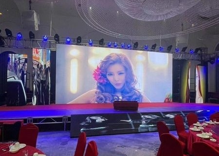 Full Color Outdoor Waterproof LED Advertising Screen P3 1200 Nits Brightness IP65 Customized