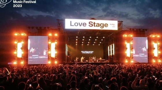 Rental Outdoor LED Screens, Modular Screens Brightness 5000 Nits 62 500 Dot Density