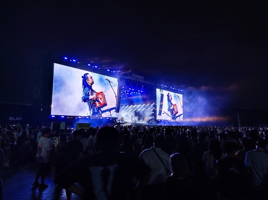 Outdoor Die-Cast Aluminum Multi-Color LED Display 62500 Dots/Sqm SMD1921 Package Video Features
