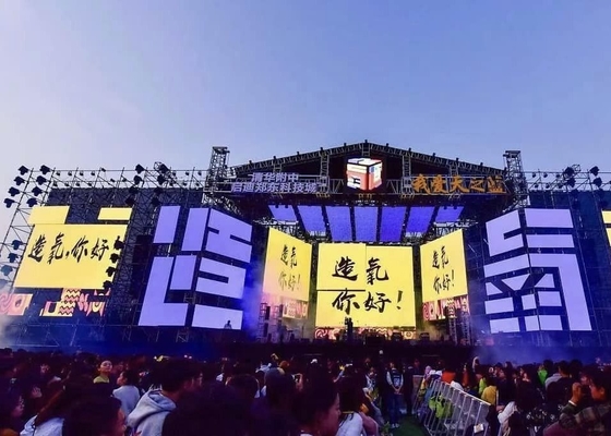 Outdoor Die-Cast Aluminum Multi-Color LED Display 62500 Dots/Sqm SMD1921 Package Video Features