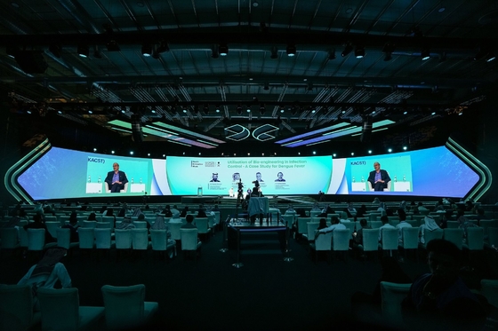 Energy- Exterior Multicolor LED Display with 65410dots/sqm Dot Density in 500*1000MM Cabinet Size
