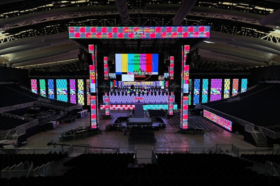 Die-Casting Aluminum Screen Fixed Installation/Rental Customizable Conference Room Ultra HD P2.5 Small Pitch Indoor Full Color LED Display