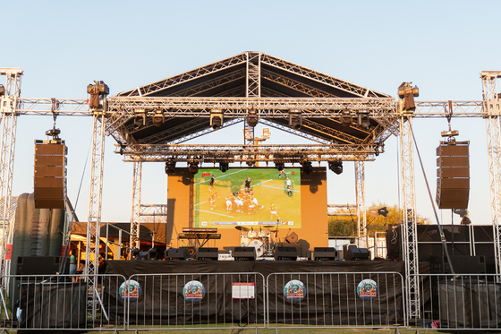 Ultra HD Rental Screen Customizable Scan Mode 1/4 P8 IP65 Stage Background LED Screen