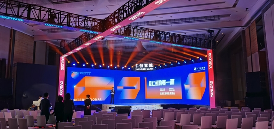 Full Color Fine Pitch Led Display 320X160mm Moudle Size 256*128 Module Resolution