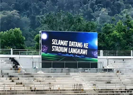 High Brightness 8000nits LED Billboard with Novastar Control System and IP65 Protection for Outdoor Advertising