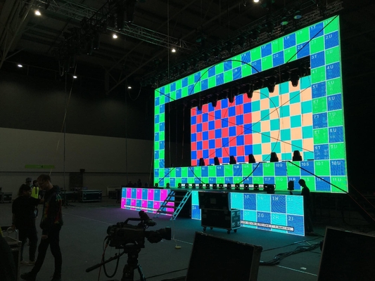 High Brightness Outdoor LED Screen Die-Cast Aluminum Frames For Hospitals And Shopping Malls