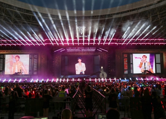 HD LED Billboard P4 DC5V Outdoor Stadium Commercial Startup Application