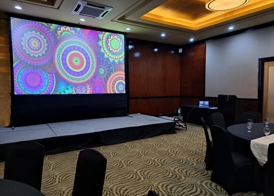 Waterproof Small Pitch Ultra HD LED Billboard, P2 SMD LED Screen Billboard IP34 1/32 Scanning