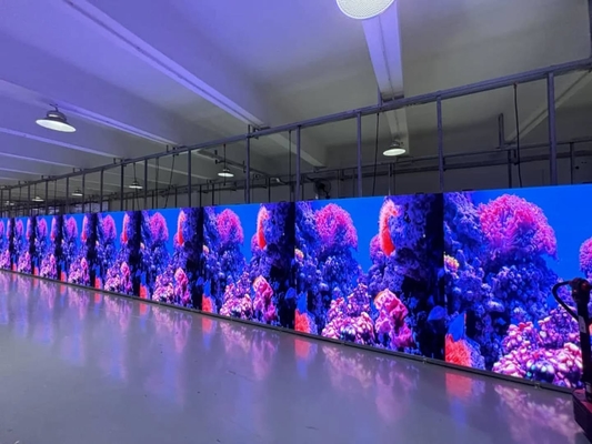 Indoor Mosaic-Free Full-Color Advertising LED Screen P5 Commercial Center Installed