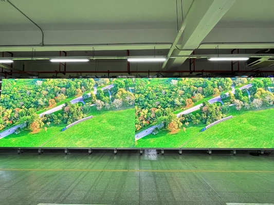 High Flatness 1R1G1B LED Display 427186 Dots/sqm Pixel Density for Your Benefit