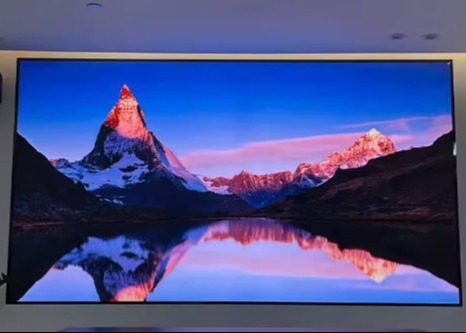 Full Color LED Billboard P8 Outdoor Screen IP65 Super Clear Iron Cabinet Material