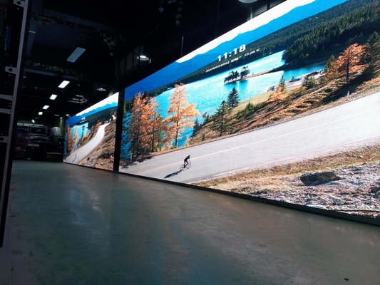 High Brightness Fine Pitch Led Display with 640000dots/m2 Density SMD2121 Lamp Type and 1000CD/SQM Brightness