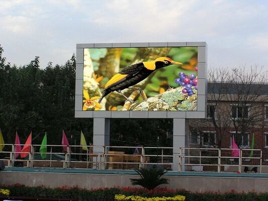 Long Lifespan Outdoor Full Color LED Display P10 with High Protection Degree IP65 and Low Attenuation for Outdoor Advertising