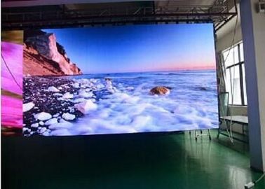 Small Pitch indoor Advertising LED Screens 2.5mm Pixels HD 1500 cd/sqm Brightness