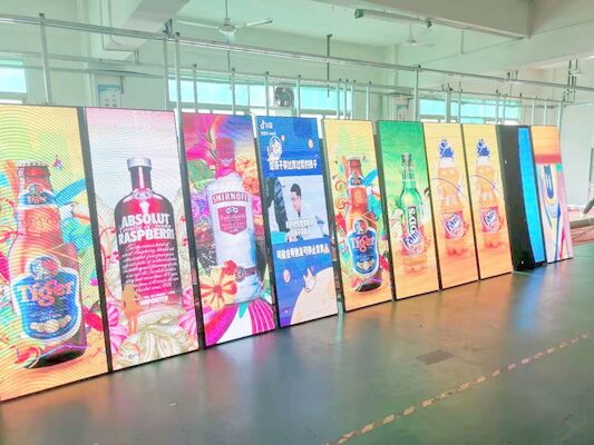 Indoor Full Color P2.5 high Bightness 2500cd/㎡ Floor Standing LED Poster Screens