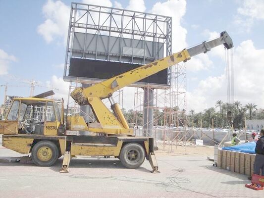 Large Outdoor Full Color Waterproof P10 Advertising LED Billboards With Column