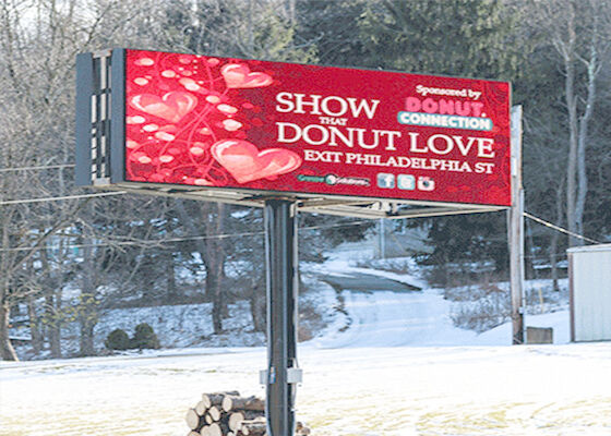 Giant Commercial Outdoor P10 Led Advertising Screens Waterproof High Resolution Full Color