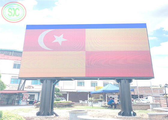 Anti-UV full-color outdoor P6 LED billboard with columns for commercial advertising