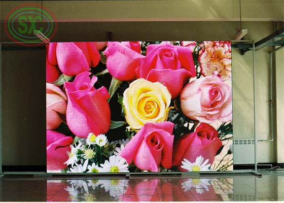 Full color indoor P 4 LED display pixel 64*32 dots mounted on the wall