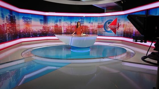 Indoor P3.91 HD Fixed Installation LED Display Screen Used As Conference TV Studio Video Wall