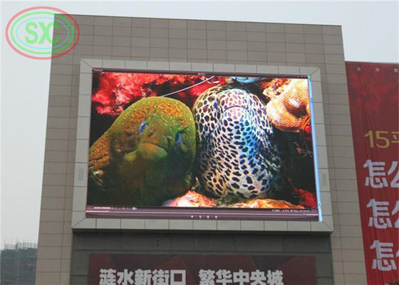 High refresh rate 3840 Hz outdoor P 6 LED billboard with a Novar system