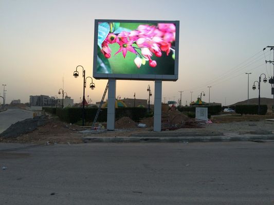 P8 Outdoor Building Full Color LED Billboard 8mm Pixel Pitch IP65 Waterproof