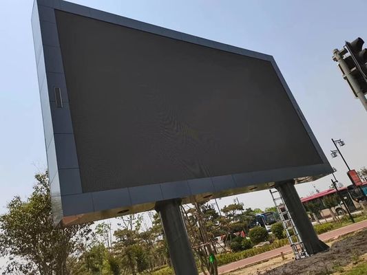 High Brightness Outdoor Full Color LED Display with 16777216 Kinds of Colors Displayed and 8000cd/m2 White Balance Brightness