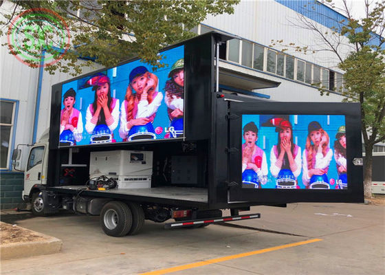 High brightness 6000 cd/m² outdoor P6 LED screen on the van for market activities