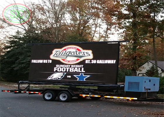 Waterproof IP65 Double-sided outdoor LED sign display football games in real-time beside the road