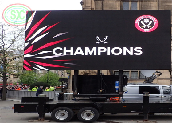 Waterproof IP65 Double-sided outdoor LED sign display football games in real-time beside the road