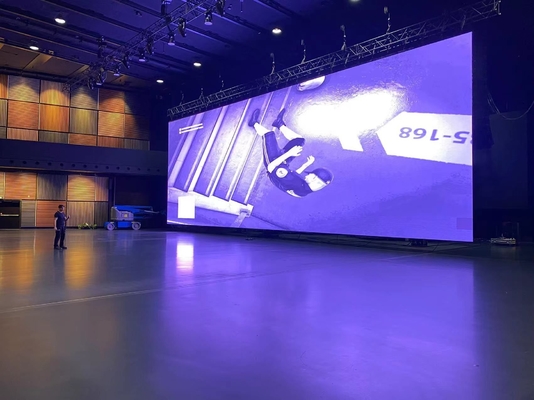 Indoor Full Color LED Display SMD P3 Technology 3840Hz High Refresh 111111 Pixels/m2 and 900cd/m2 White Balance Brightness