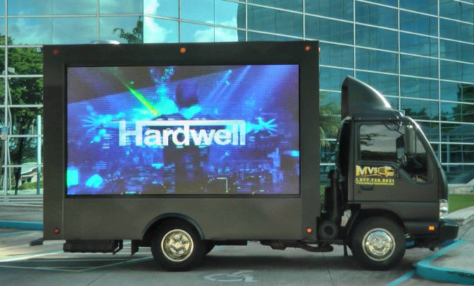 High Brightness Outdoor P4 LED Display Mobile LED Screen IP65 1920Hz indoor full color led display