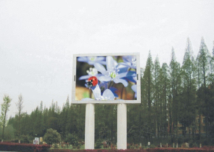 P10 Outdoor Full Color SMD LED Display 10mm Pixel 5000cd/M2 Brightness