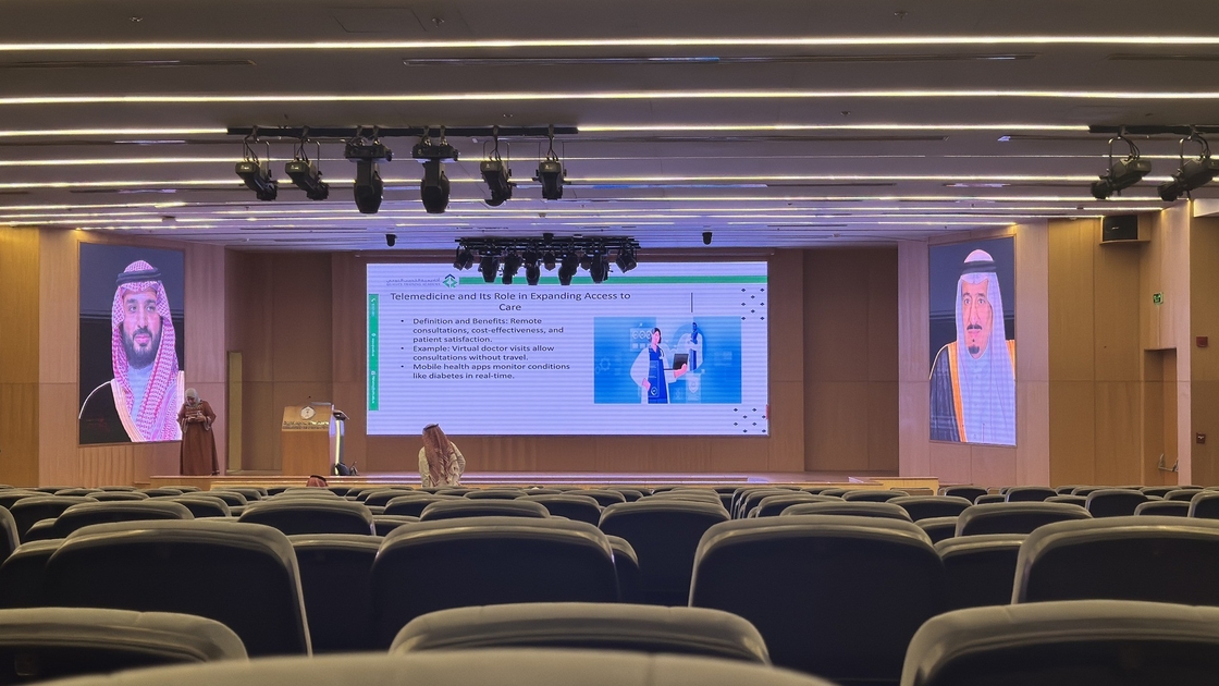 HD Indoor LED Video Wall Screen P2.6mm Stage Screen Display Panel 500x500mm