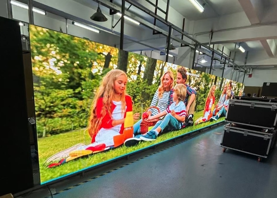 P3 Indoor Steel Full Color Advertising LED Screen With 3 Years Warranty